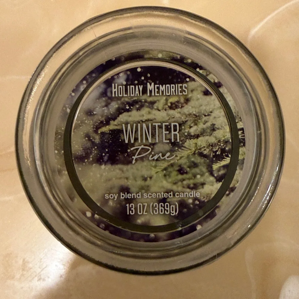 Holiday Memories Winter Pine Scented Candle 13 oz Soy Blend NWT